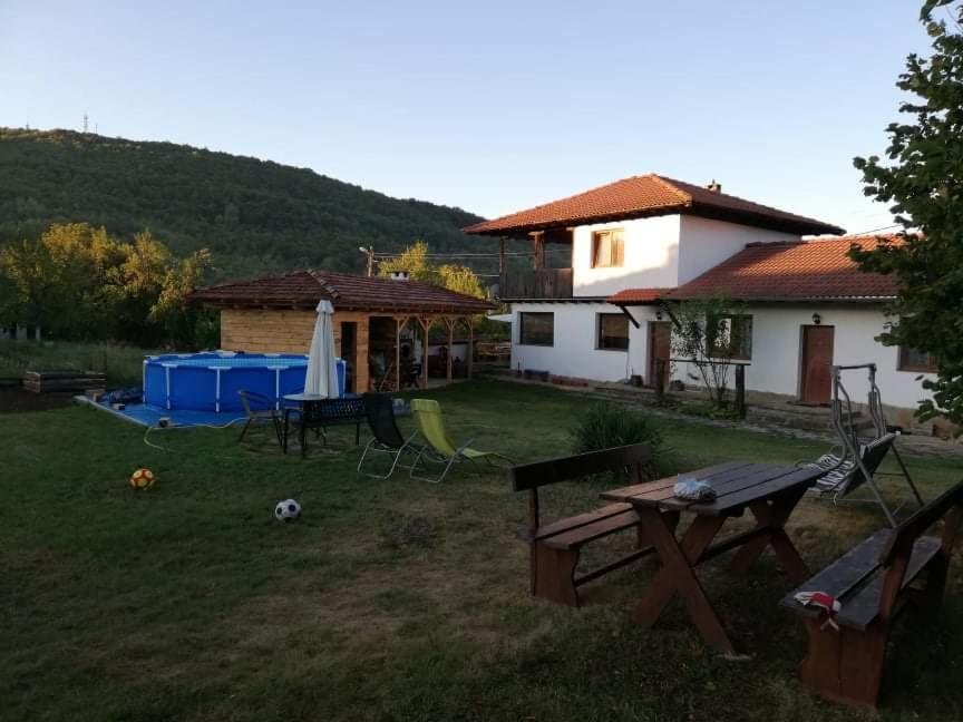 Guest House Yana Turkasheni Luaran gambar