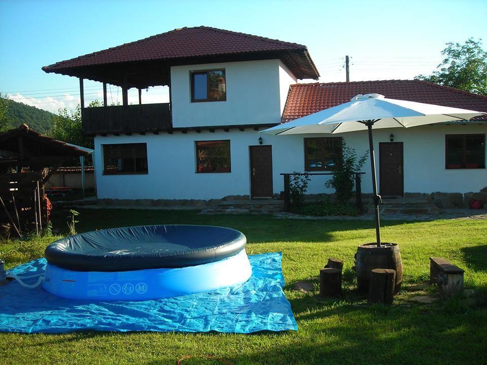 Guest House Yana Turkasheni Luaran gambar